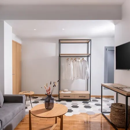 מלון Kipos Boutique 4*